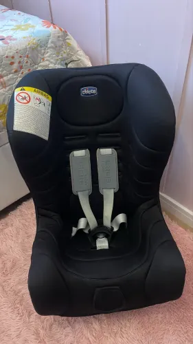 Cadeirinha pra auto eletta da Chicco black 