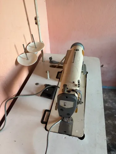 Máquina Reta Industrial C/ Mesa