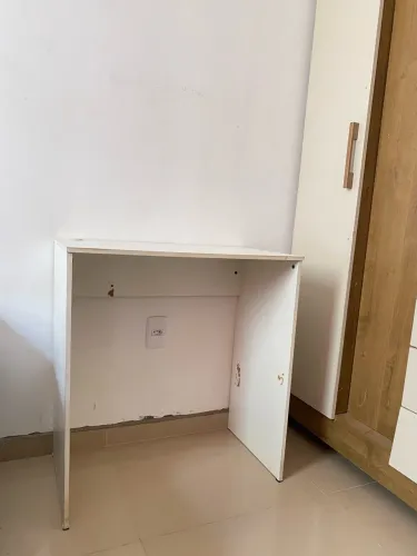 mesa escrivaninha pequena