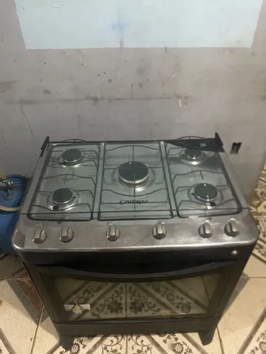Vende-se fogão esmaltec funcionando perfeitamente as 5 bocas eo forno