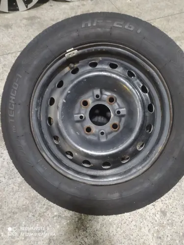 Roda aro 13 Fiat com pneu