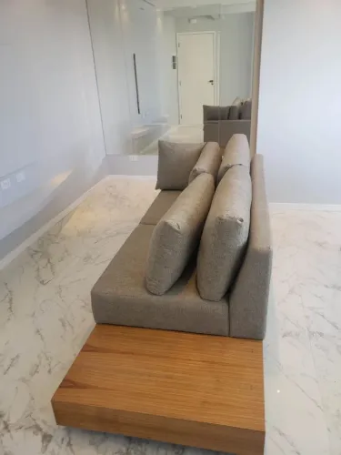 SOFÁ SOFISTICADO E MODERNO