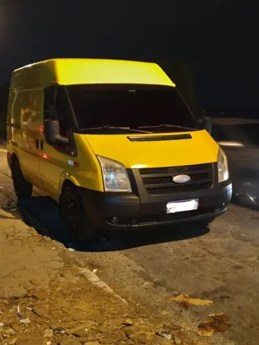 Ford Transit Furgão 3330 2.4 Tdci Curto Dies. 2010