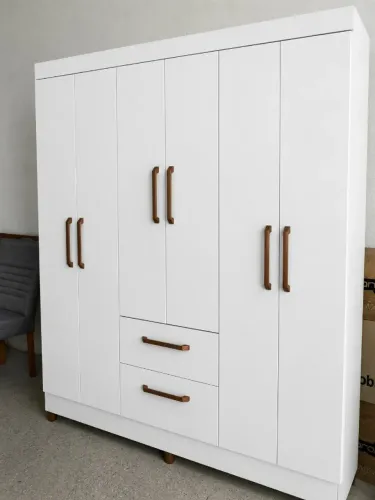Seu Quarto Merece o Elegante Guarda-Roupas Brilho 100% MDF com Condição Especial