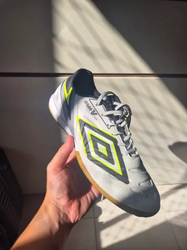 Chuteira Futsal Umbro Sala V - TAM: 42