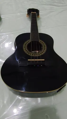 Cavaquinho elétrico da marca Giannini, modelo GCSX15,