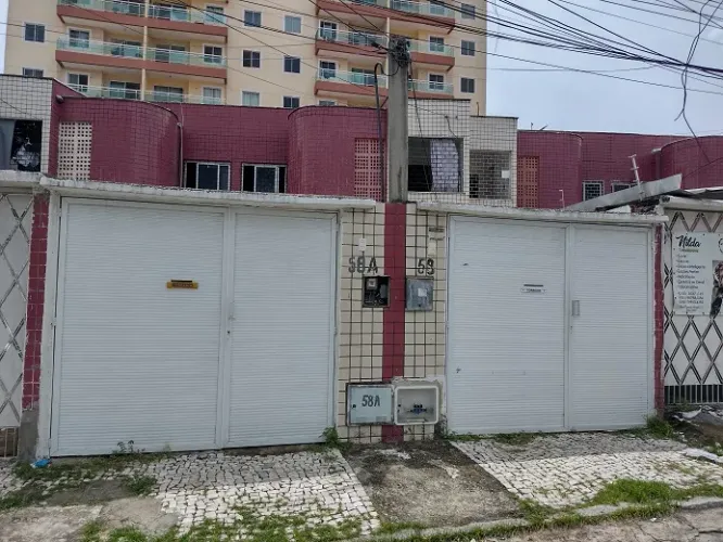 ÓTIMA CASA NO MONTESE COM SALA ESTAR/JANTAR, GARAGEM, VARANDA, 3 QUARTOS (1 SUÍTE), W.C SO