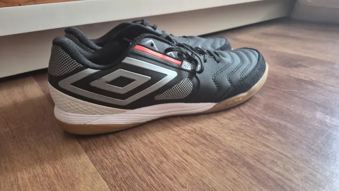 Chuteira Umbro pro 5