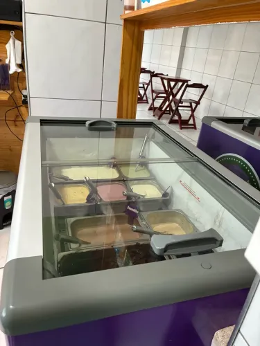 Freezer fricom 311 litros tampa de vidro 