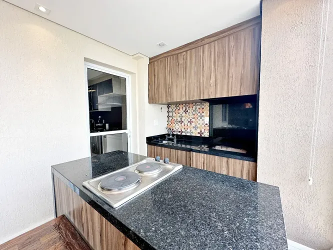 OPORTUNIDADE PARA LOCAÇÃO - APARTAMENTO MOBILIADO E VARANDA GOURMET.