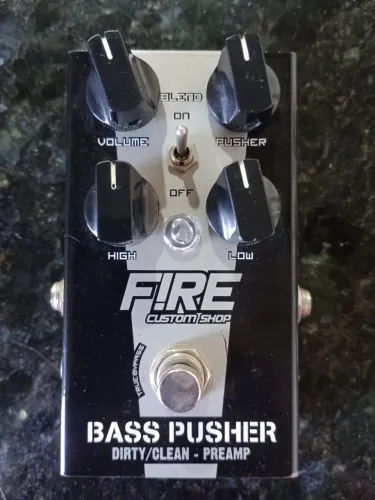 Pedal Preamp para contrabaixo - Fire bass pusher