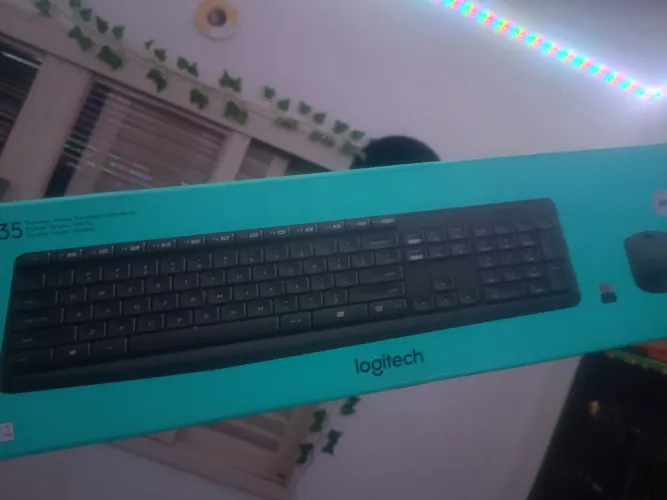 Teclado e mouse sem fio LOGITECH
