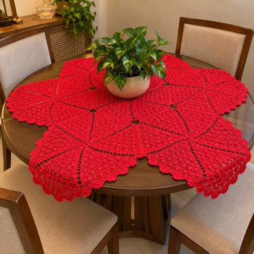 Toalha de Mesa Redonda em Crochê Artesanal Vermelha - 93 × 109 cm