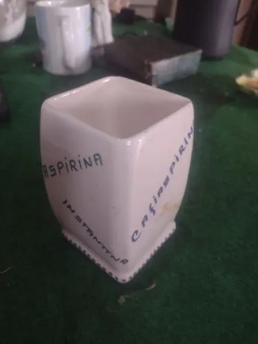 Porcelana romântica vintage para colecionadores de artigos de farmácia.Pircelana esna