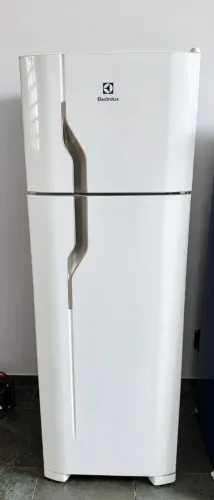 Geladeira Electrolux Duplex 260 L com freezer ? 127 V
