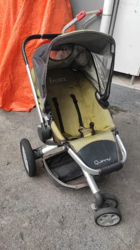 Vendo carrinho Quinny buzz