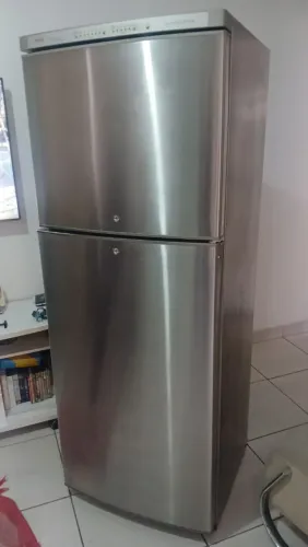 Geladeira Bosch Inox 440 litros.