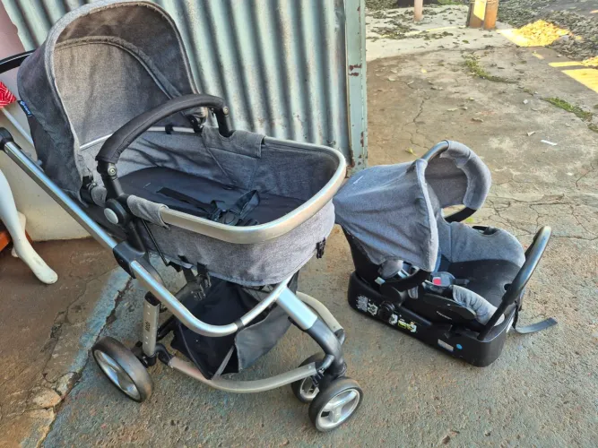 Carrinho Moisés + bebê conforto da safety