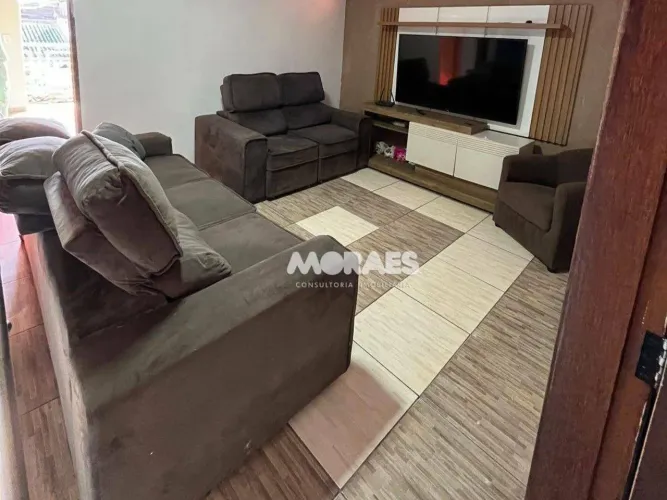 Casa com 3 quartos para alugar, 280 m² por R$ 2.500/mês - Parque Bauru - Bauru/SP