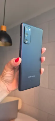 Samsung Galaxy S20 FE Snapdragon 128GB Armazenamento /6GB RAM- Excelente Estado