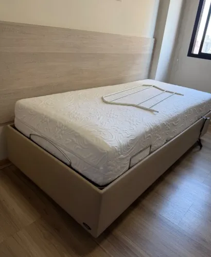 Cama hospitalar motorizada Pilati Comfort seminova com colchão Duetto-Pilati 0,89x1,98x23