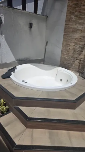 Banheira de hidromassagem