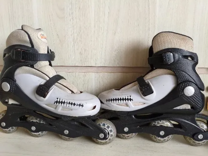 Patins Roller n. 37-40 ajustável em Linha 4 Rodas ótimo estado