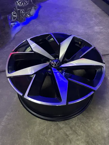 Rodas aro 20 NOVAS ! VW ID4 ! Furacao 5x112 !