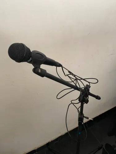 Suporte de microfone novo nunca usado