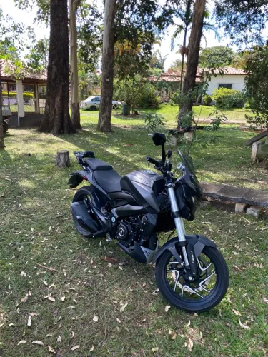 Bajaj 4000 preta