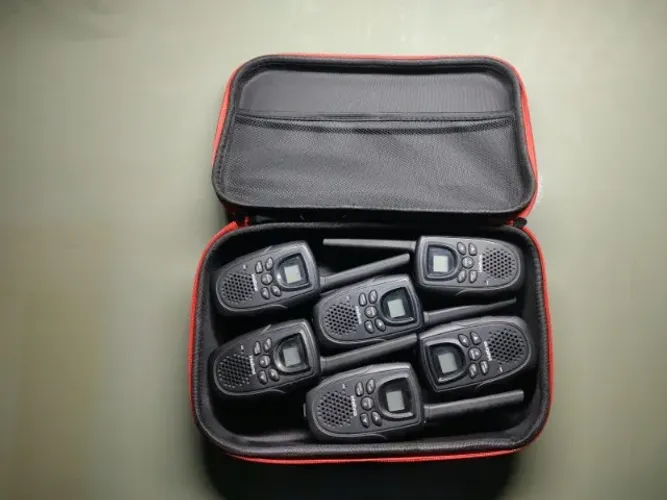 6 rádios Intelbras com bolsa