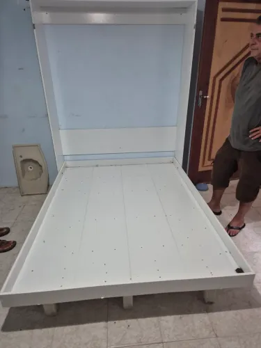 Cama retrátil com nicho
