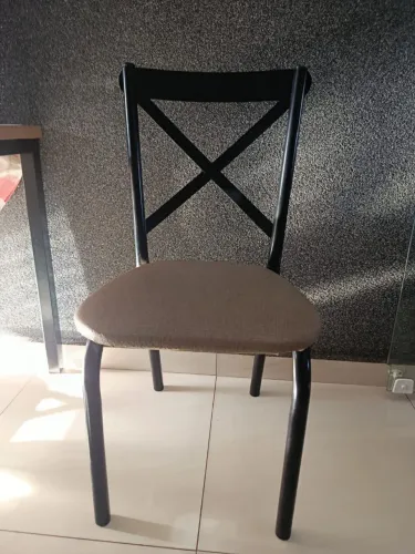 Vendo 4 cadeira de Ferro.