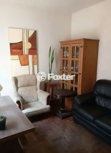 Vendo apartamento com 2 quartos de frente na Rua Luzitana no bairro São João - Porto Alegr