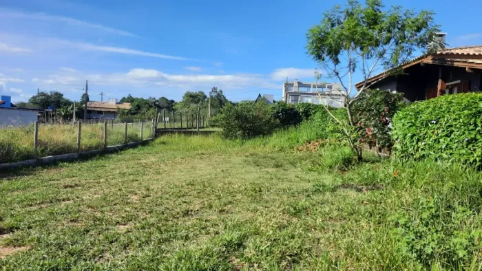 Terreno à Venda na praia do rosa centrinho.
