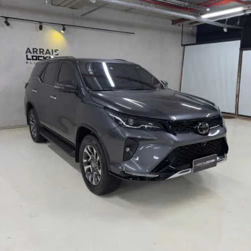 Toyota Hilux SW4 SRX Plat. 4X4 2.8 TB Die. Aut. 2024