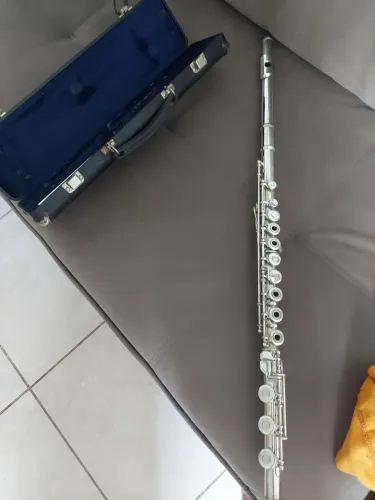 Flauta Transversal Armstrong 103B Americana (Pé em Si / Vazada) - Excelente Estado