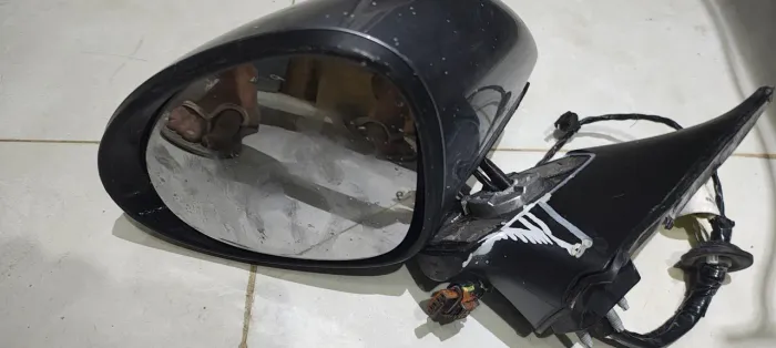 Retrovisor Dolphin Plus LE (quebrado)