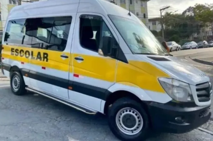 Mercedes -Bens Sprinter 415 Van Escolar 28 lugares 2019