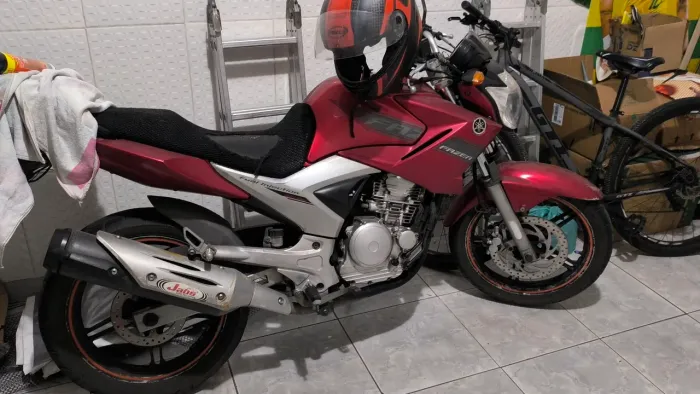 MOTO YAMAHA FAZER 250
