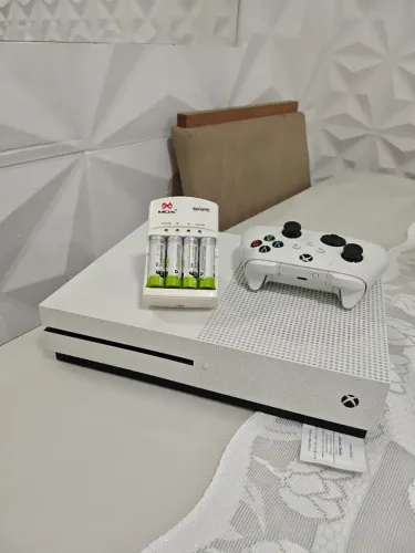 Xbox one s 1 tera semi novo