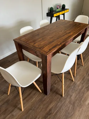 Conjunto de mesa com cadeira 