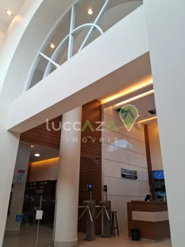 Imperdível Sala Comercial no Centro de Jacareí-SP: 1 Sala, 1 Banheiro, 1 Vaga de Garagem,