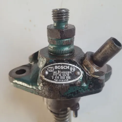 Vende se uma bomba injetora de óleo disel para motor de 8 hp  Boche