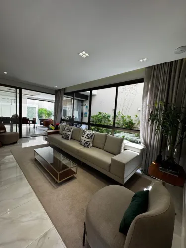 Casa duplex de alto padrão para locação no bairro SIM