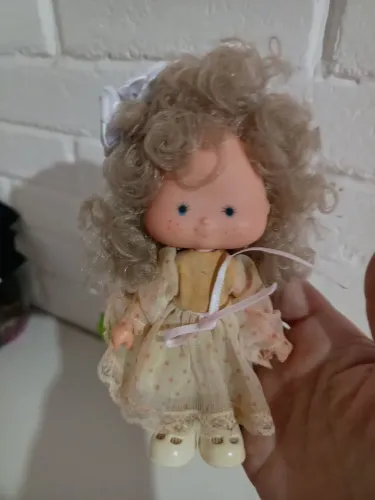 Boneca Moranguinho Noivinha