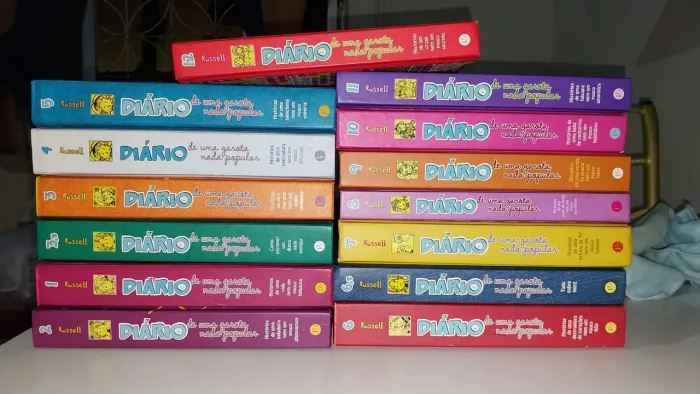 14 Livros coleção. O Diário de uma garota nada popular