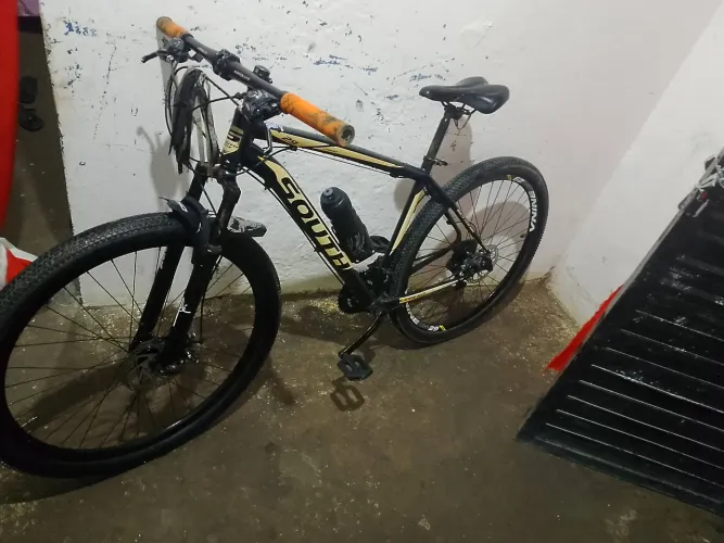 Vendo bicicleta SOUTH freio a disco dianteiro e trazendo 