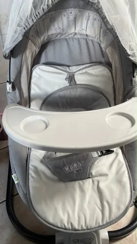 Cadeirinha de balanço de bebê elétrica