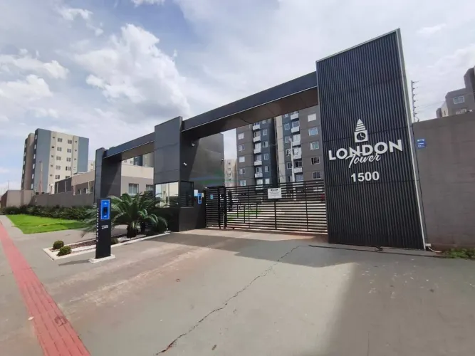 Apartamento com 2 dormitórios para alugar, 42 m² por R$ 1.300,00/mês - Jardim Maria Celina